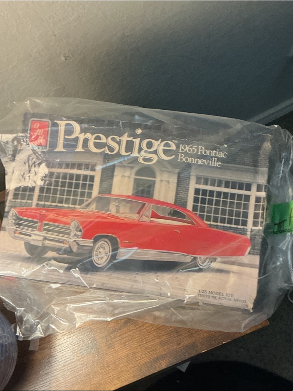 Prestige 1965 Pontiac Bonneville Model Kit - Red